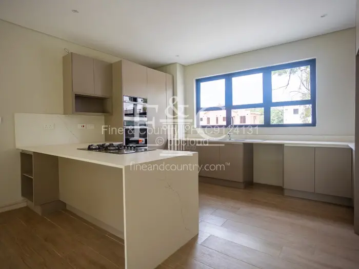 5 Bedroom House for Sale in Highlands, Harare