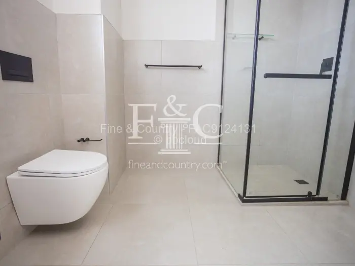 5 Bedroom House for Sale in Highlands, Harare