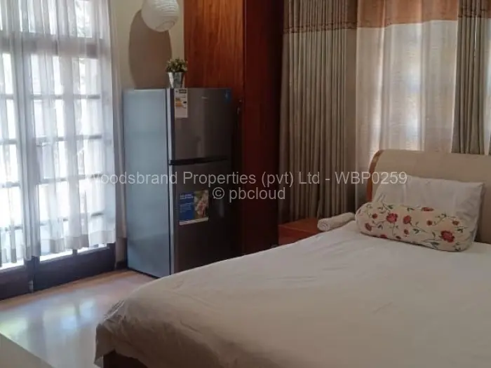 5 Bedroom House for Sale in Kambuzuma, Harare