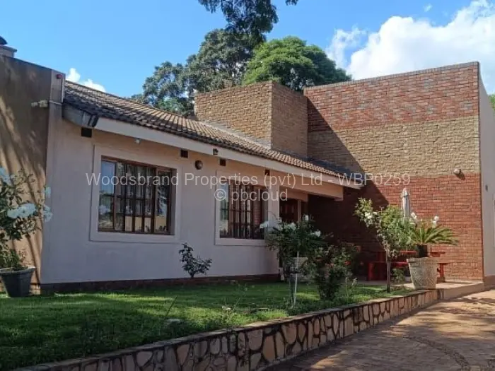 5 Bedroom House for Sale in Kambuzuma, Harare