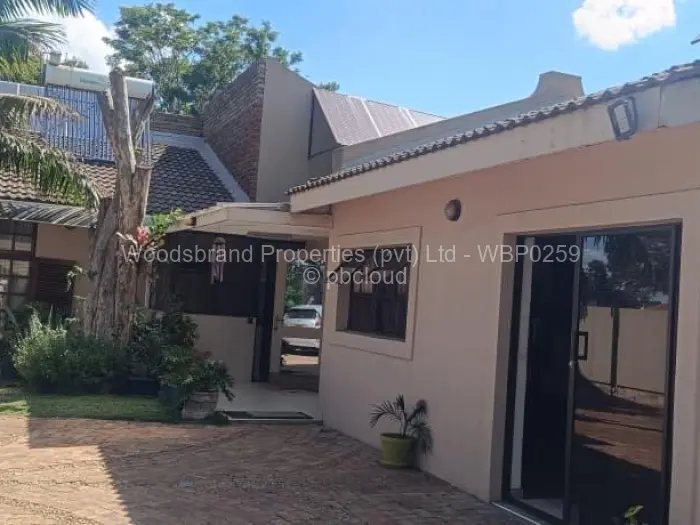 5 Bedroom House for Sale in Kambuzuma, Harare
