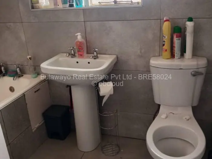 3 Bedroom House for Sale in Kenilworth, Bulawayo