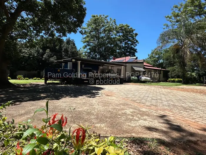 4 Bedroom House for Sale in Suburbs, Bulawayo