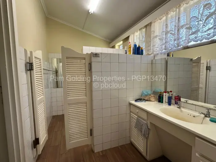 4 Bedroom House for Sale in Suburbs, Bulawayo