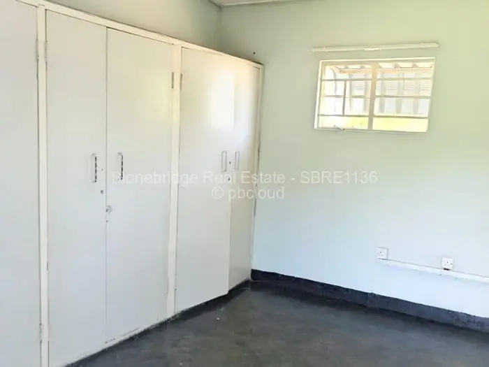 1 Bedroom Cottage/Garden Flat to Rent in Douglasdale, Bulawayo