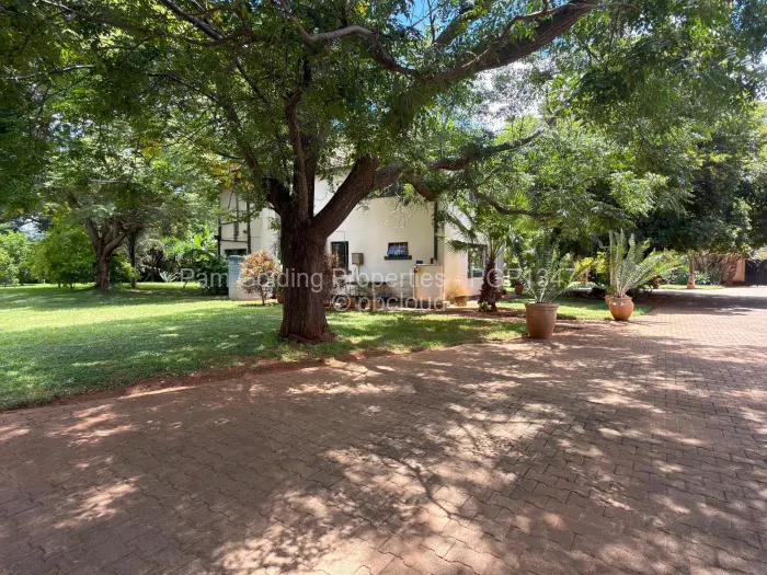 3 Bedroom House for Sale in Kumalo, Bulawayo