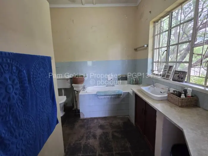 3 Bedroom House for Sale in Kumalo, Bulawayo
