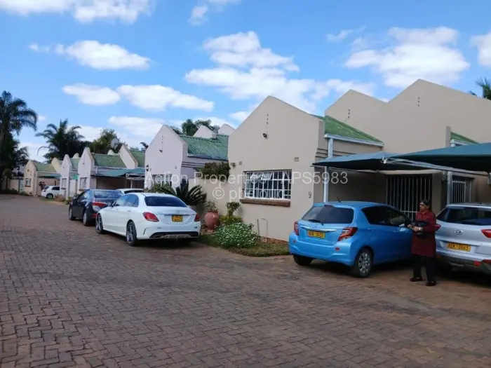 Townhouse/Cluster to Rent in Avondale, Harare