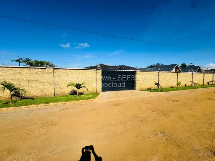 5 Bedroom House for Sale in Sandton Park, Harare
