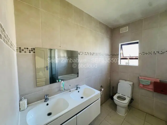 5 Bedroom House for Sale in Sandton Park, Harare