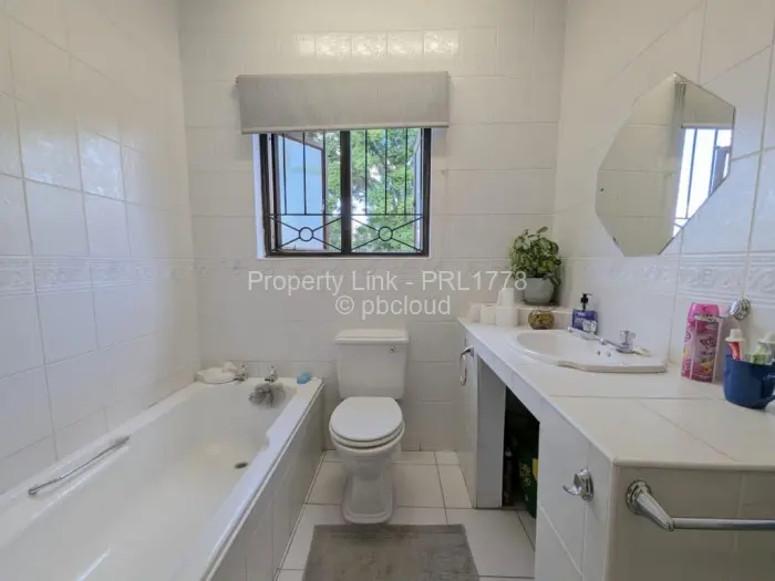 Townhouse/Cluster for Sale in Newlands, Harare