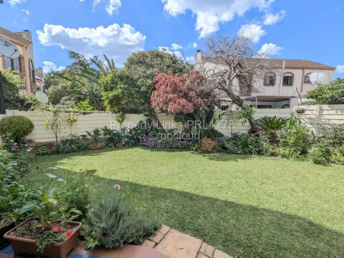 Townhouse/Cluster for Sale in Newlands, Harare