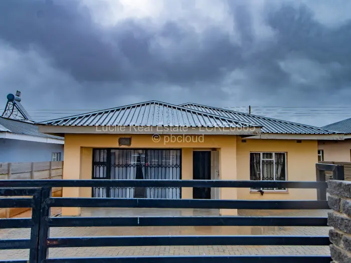 3 Bedroom House for Sale in Fairview, Harare