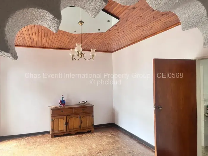 4 Bedroom House for Sale in Burnside, Bulawayo