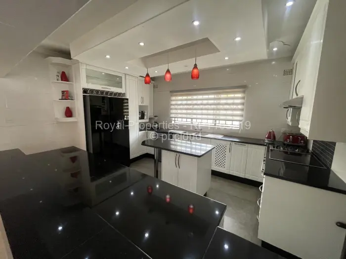 Townhouse/Cluster to Rent in Meyrick Park, Harare