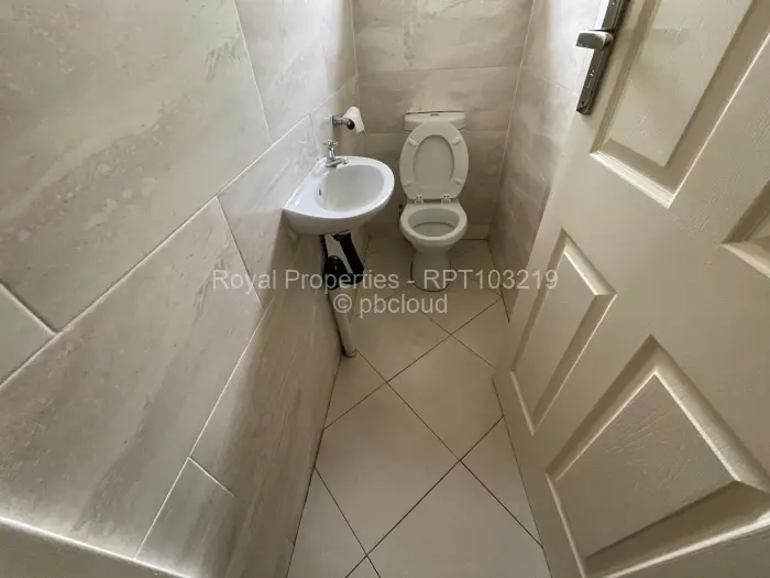 Townhouse/Cluster to Rent in Meyrick Park, Harare