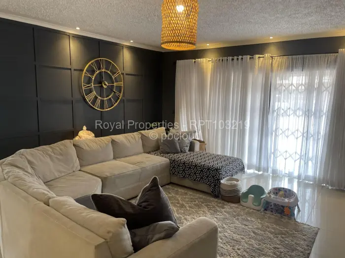 Townhouse/Cluster to Rent in Meyrick Park, Harare