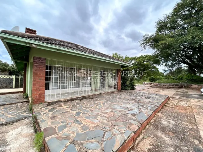 3 Bedroom House for Sale in Bellevue, Bulawayo