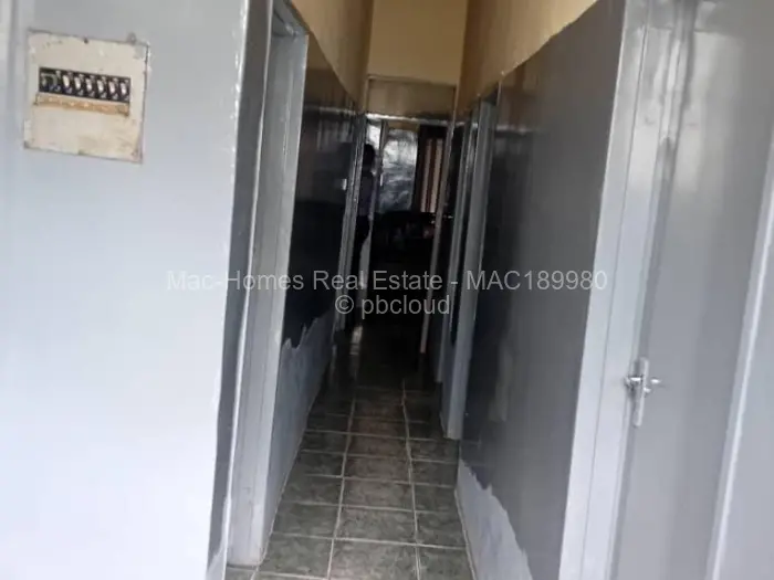 5 Bedroom House for Sale in Chitungwiza, Chitungwiza