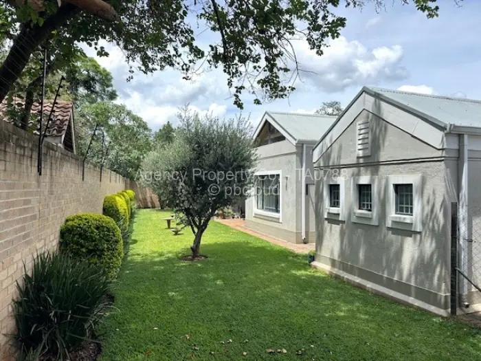 Townhouse/Cluster for Sale in Highlands, Harare