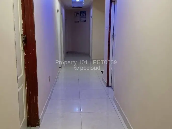 6 Bedroom House for Sale in Zimre Park, Harare