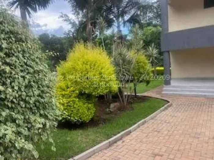 6 Bedroom House for Sale in Glen Lorne, Harare