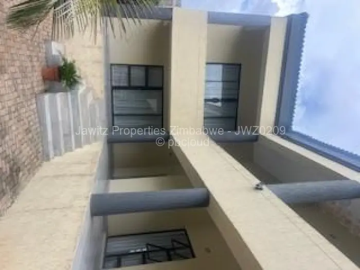 6 Bedroom House for Sale in Glen Lorne, Harare