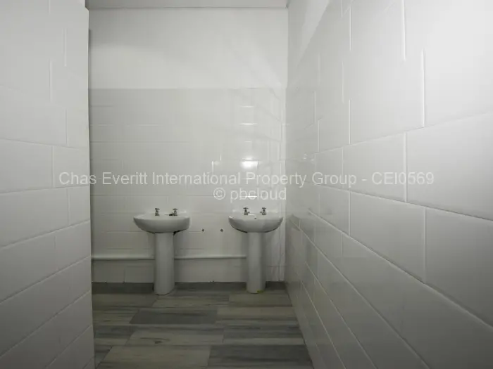 Retail/Shop to Rent in Hogerty Hill