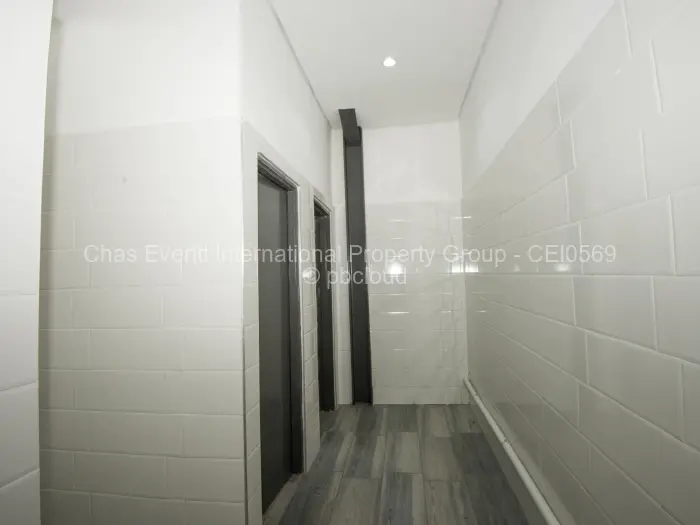 Retail/Shop to Rent in Hogerty Hill