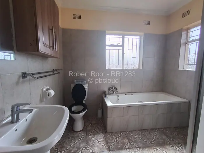 4 Bedroom House to Rent in Bluff Hill, Harare