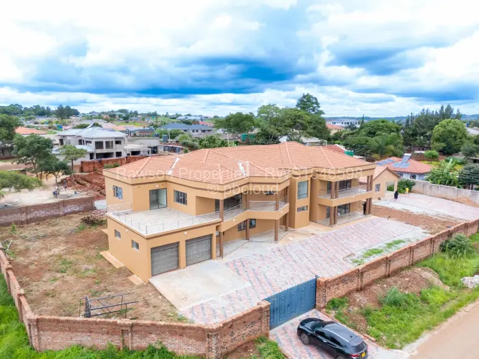 8 Bedroom House for Sale in Gletwin Park, Harare