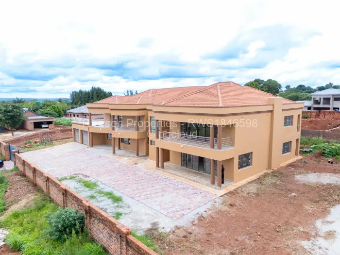 8 Bedroom House for Sale in Gletwin Park, Harare