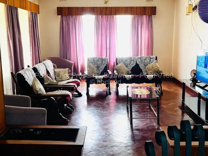 4 Bedroom House for Sale in Hillside Byo, Bulawayo