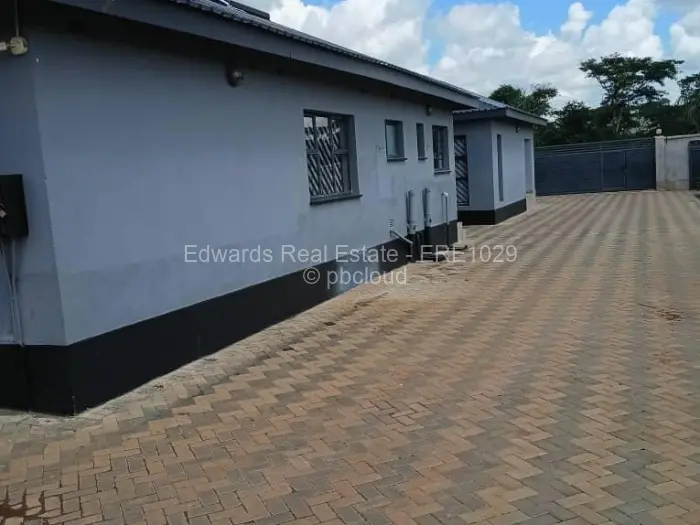 6 Bedroom House for Sale in Chinhoyi, Chinhoyi