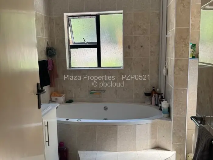 5 Bedroom House for Sale in Glen Lorne, Harare