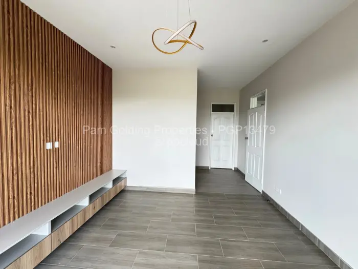 Flat/Apartment to Rent in Borrowdale West