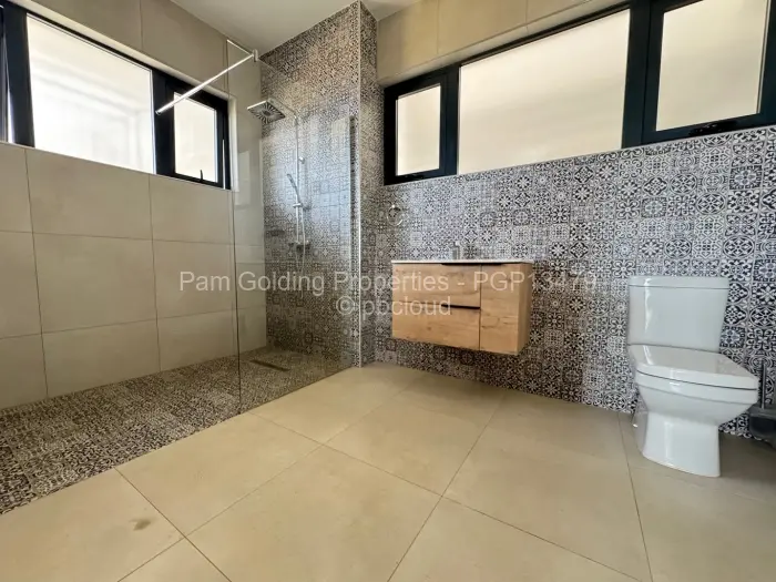 Flat/Apartment to Rent in Borrowdale West