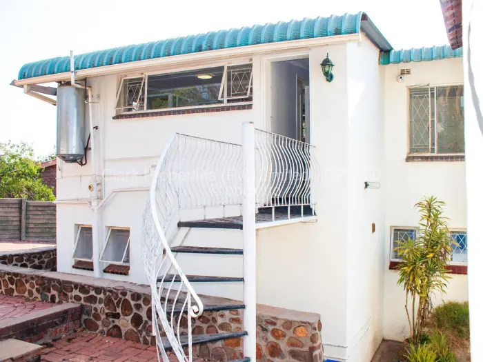 6 Bedroom House for Sale in Colne Valley, Harare