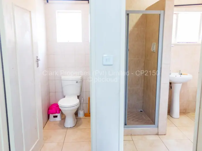 6 Bedroom House for Sale in Colne Valley, Harare