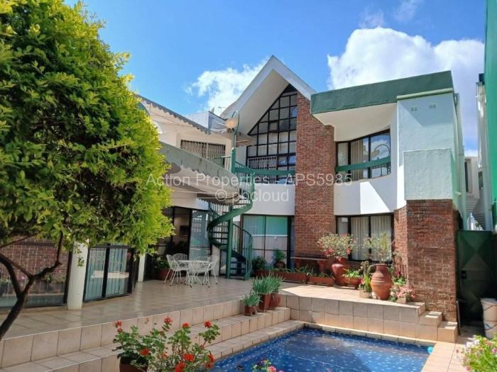 Townhouse/Cluster for Sale in Newlands, Harare