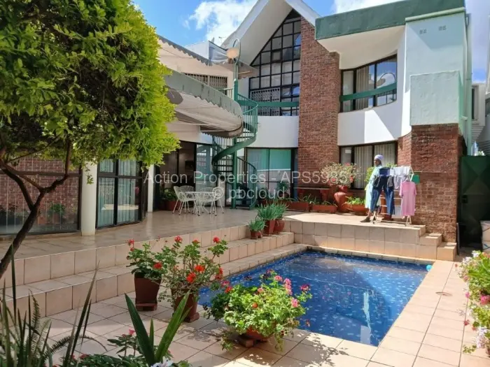 Townhouse/Cluster for Sale in Newlands, Harare