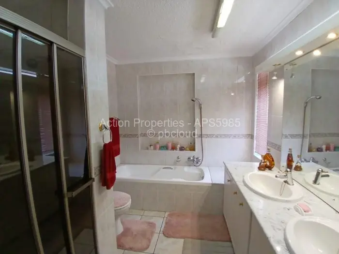 Townhouse/Cluster for Sale in Newlands, Harare