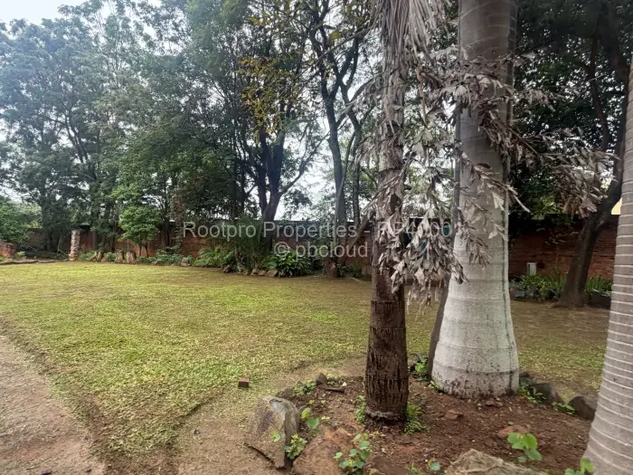 6 Bedroom House for Sale in Borrowdale, Harare