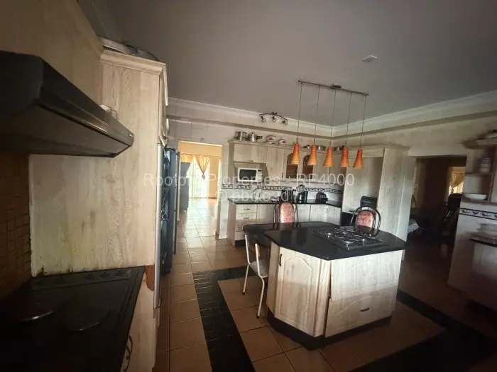 6 Bedroom House for Sale in Borrowdale, Harare