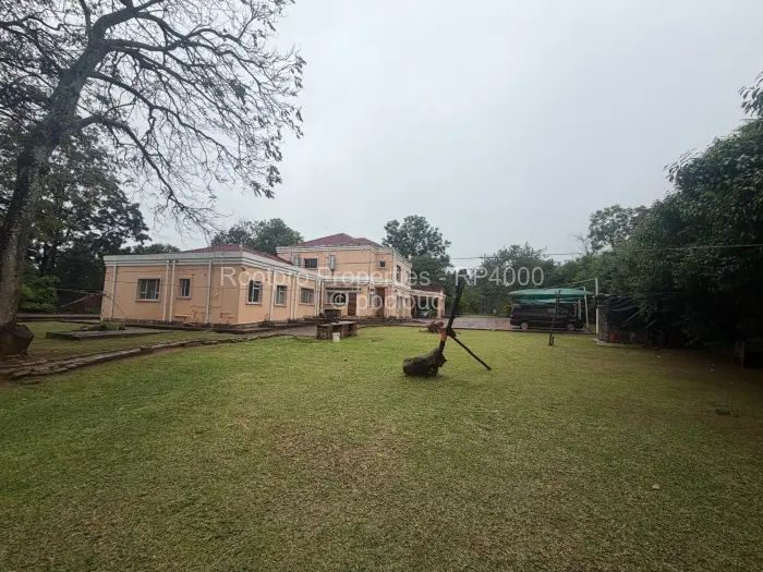 6 Bedroom House for Sale in Borrowdale, Harare