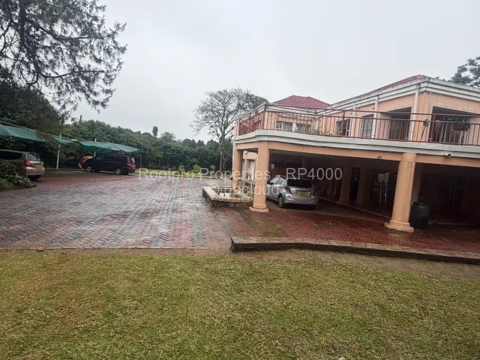 6 Bedroom House for Sale in Borrowdale, Harare