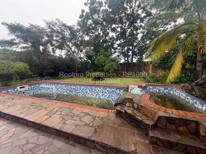 6 Bedroom House for Sale in Borrowdale, Harare