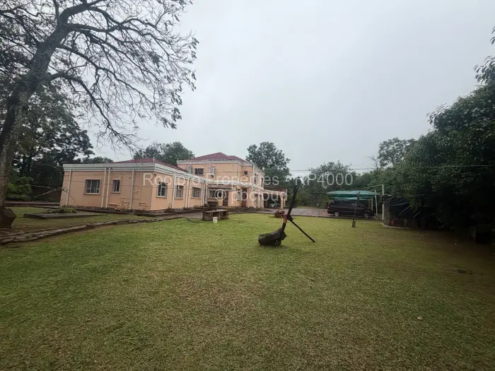 6 Bedroom House for Sale in Borrowdale, Harare