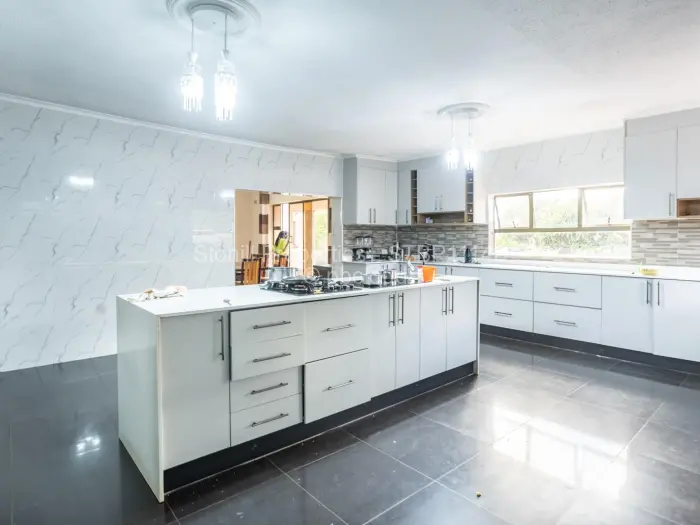 5 Bedroom House for Sale in Gletwin Park, Harare