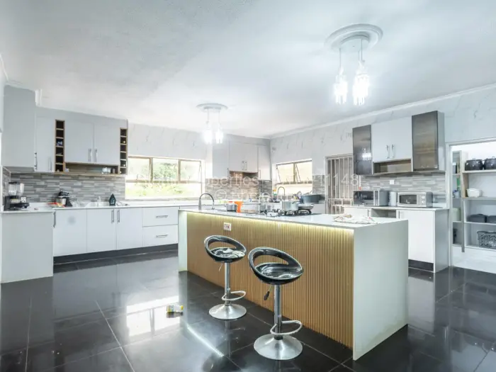 5 Bedroom House for Sale in Gletwin Park, Harare